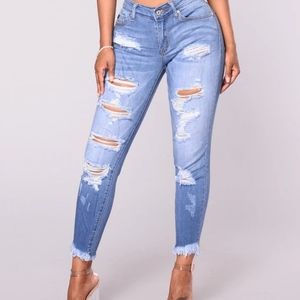 KANCAN distressed jeans